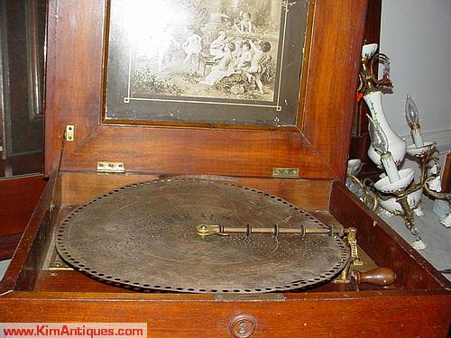 Victorian Music Box with disk