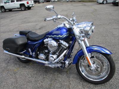 2007 Harley-Davidson Road King CVO FLHRSE3